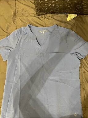 Scrubs Women's Short Sleeve V-Neck Top in Light Blue and Bottoms joggers